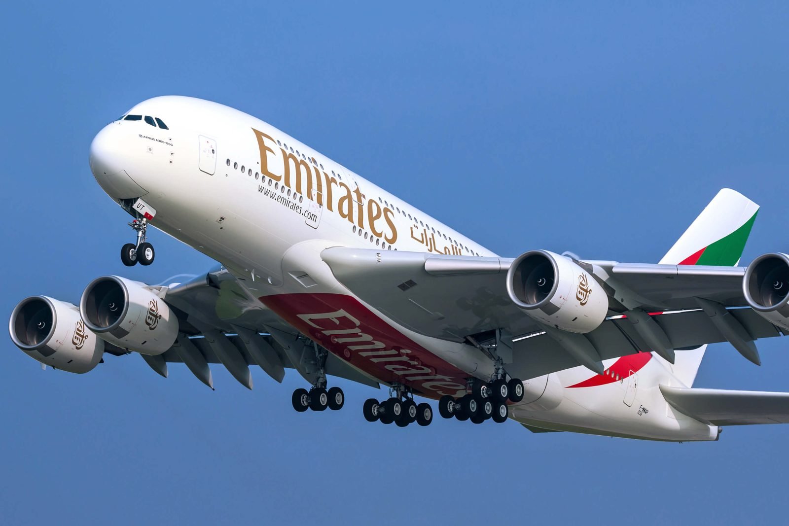 Emirates-A380-1600x1067.jpg